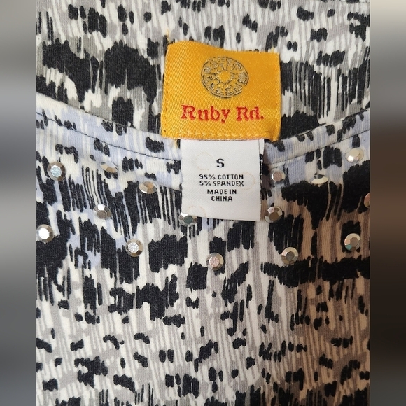 Small Ruby Rd Embellished 3/4 Sleeve Blouse - Picture 3 of 4